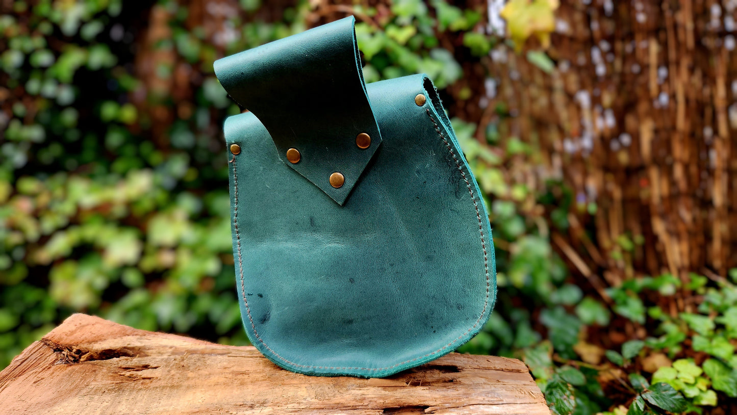 Leather Leaf Belt Bag (teal)