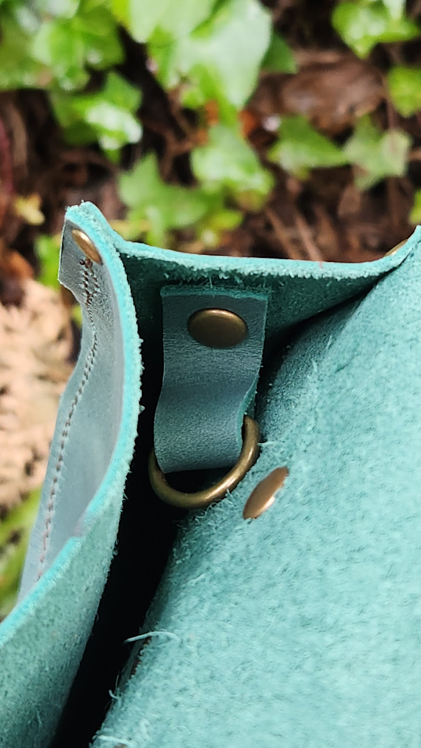 Leather Leaf Belt Bag (teal)